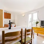 Guesthouse Sobra 3* Sobra