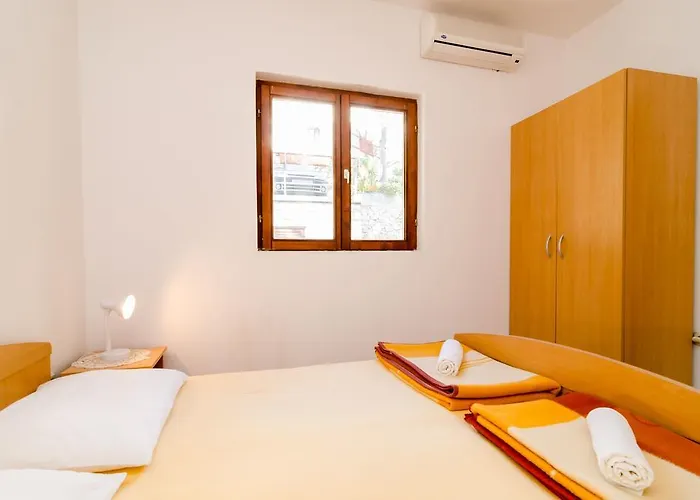 Guesthouse Sobra בית הארחה