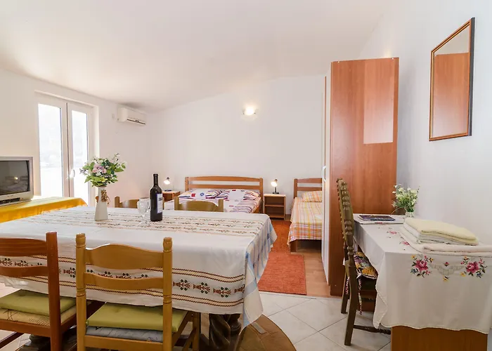 Guesthouse Sobra בית הארחה Sobra